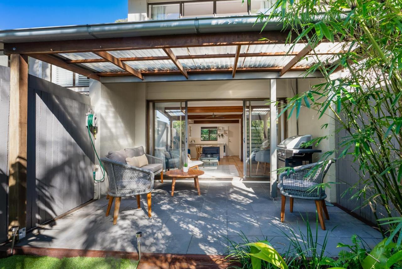 Stylish Townhouse, Private Courtyard Walk To Beach Noosaville Eksteriør bilde
