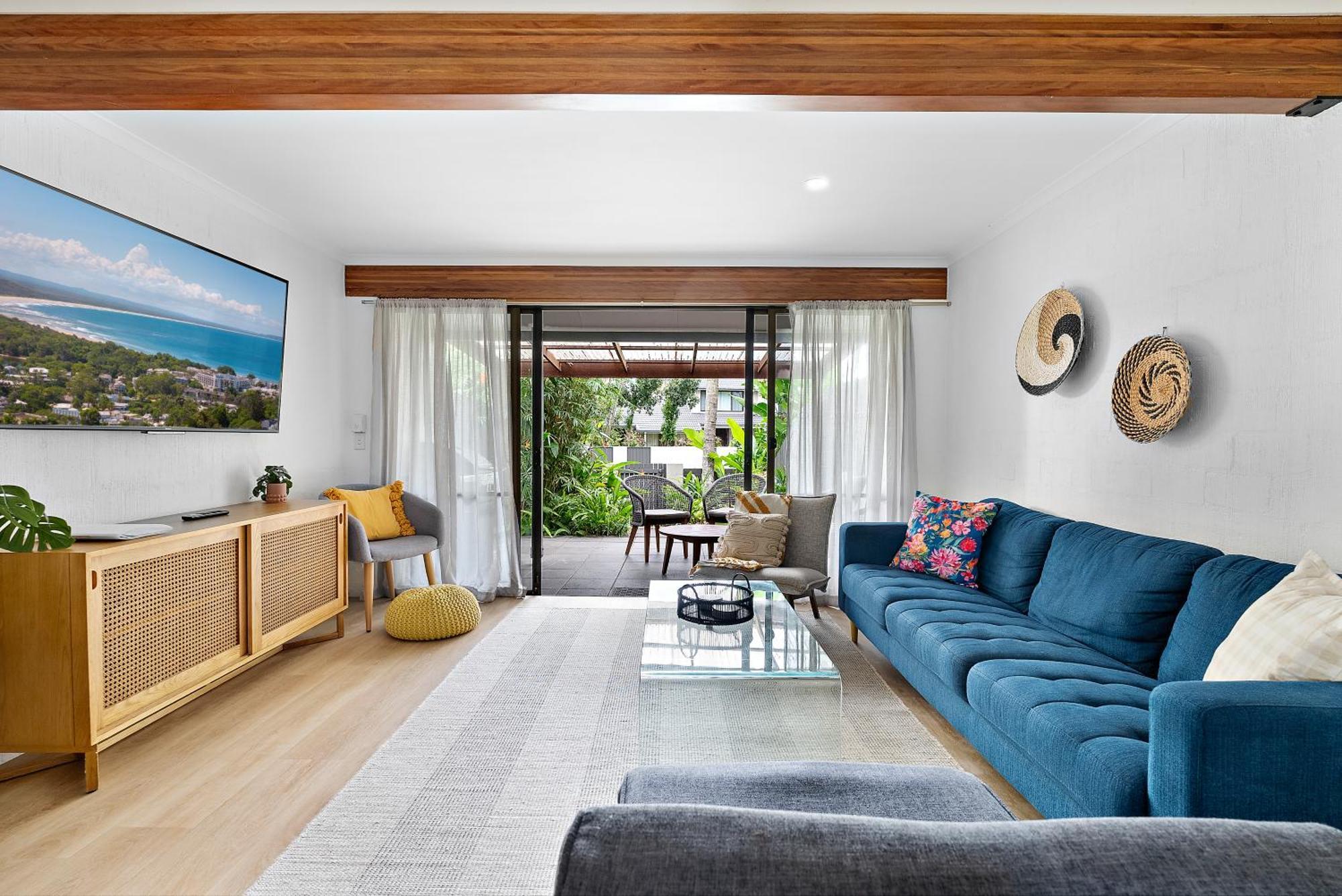 Stylish Townhouse, Private Courtyard Walk To Beach Noosaville Eksteriør bilde